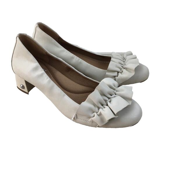 Ugg Fifi Pumps Heels Sz 8 Ruffle Ivory Coquette Preppy Light Academia Girly Twee - Picture 1 of 10